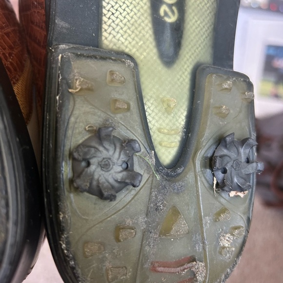 ECCO men’s vegetable tanned leather two tone golf/spike shoes. Arch Support. 44 - Picture 12 of 14